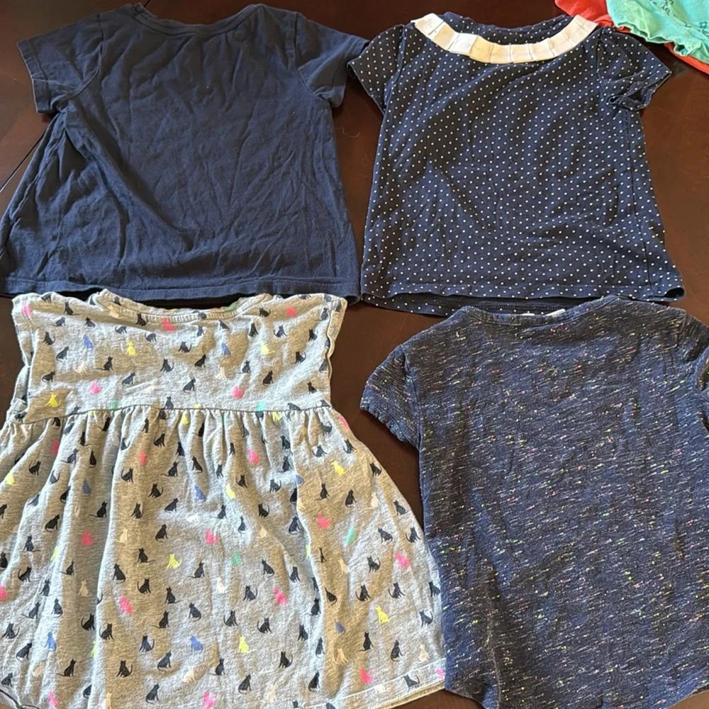 Gap Kids Girl’s Tee Bundle Of 4 Embellished Size 4-5
